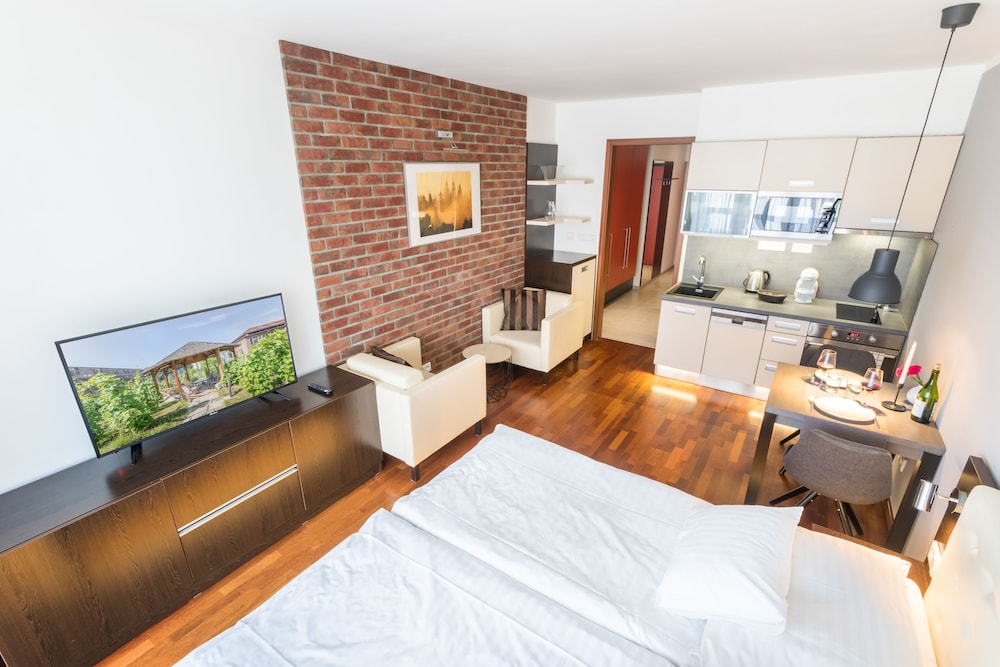 Studio, Kitchenette