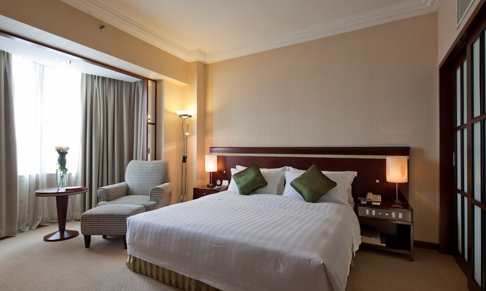 Executive Deluxe Room, 1 King Bed - Photo 1