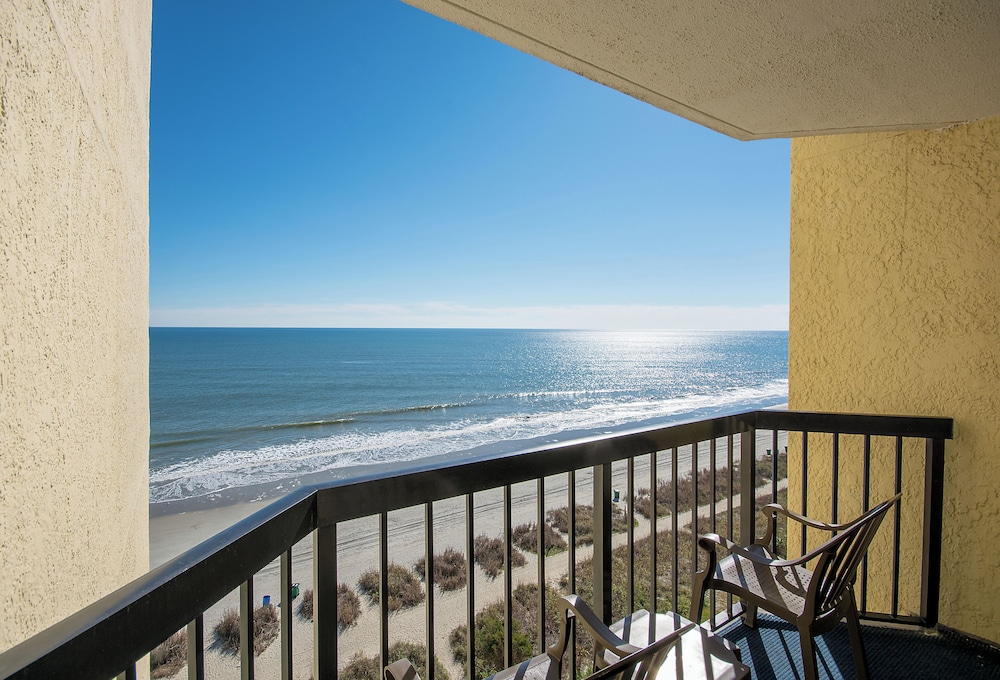 Schooner Oceanfront Standard Room - Photo 6