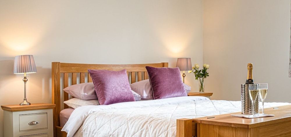 Deluxe Double Room, Ensuite photo 1