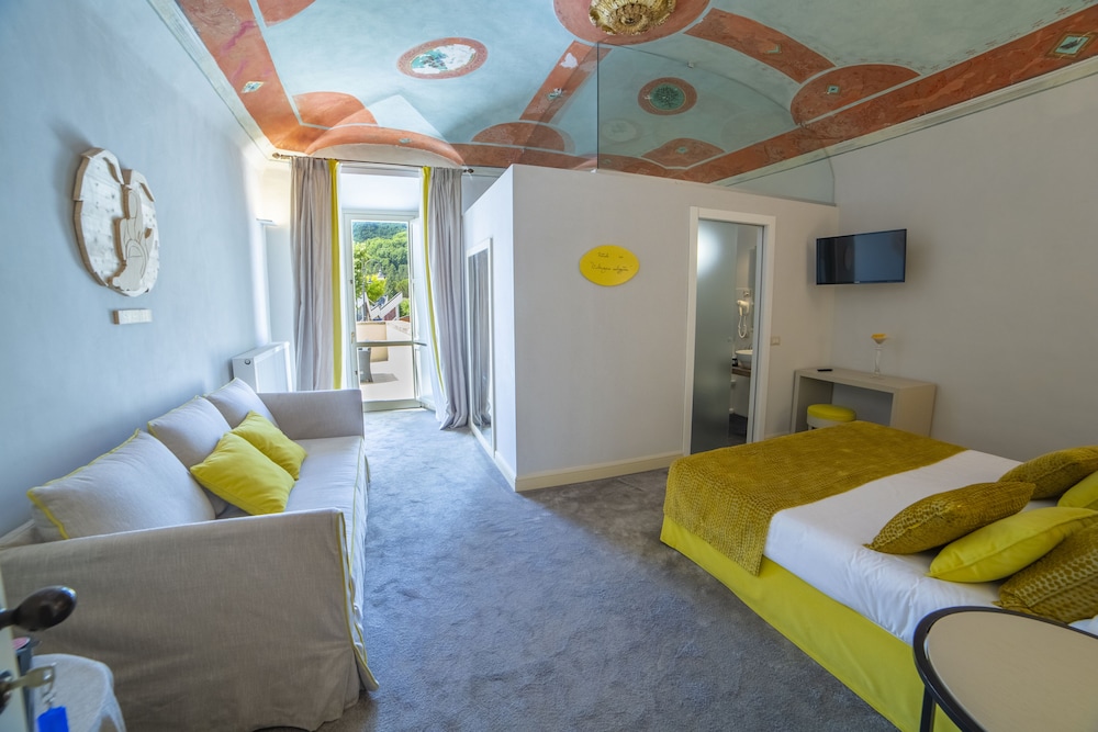 Romantic Double or Twin Room (Terrace) photo 1