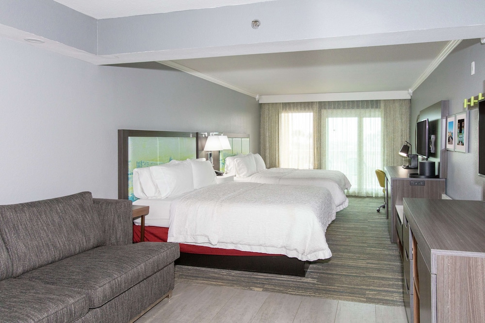 Studio, 2 Queen Beds, Balcony photo 1