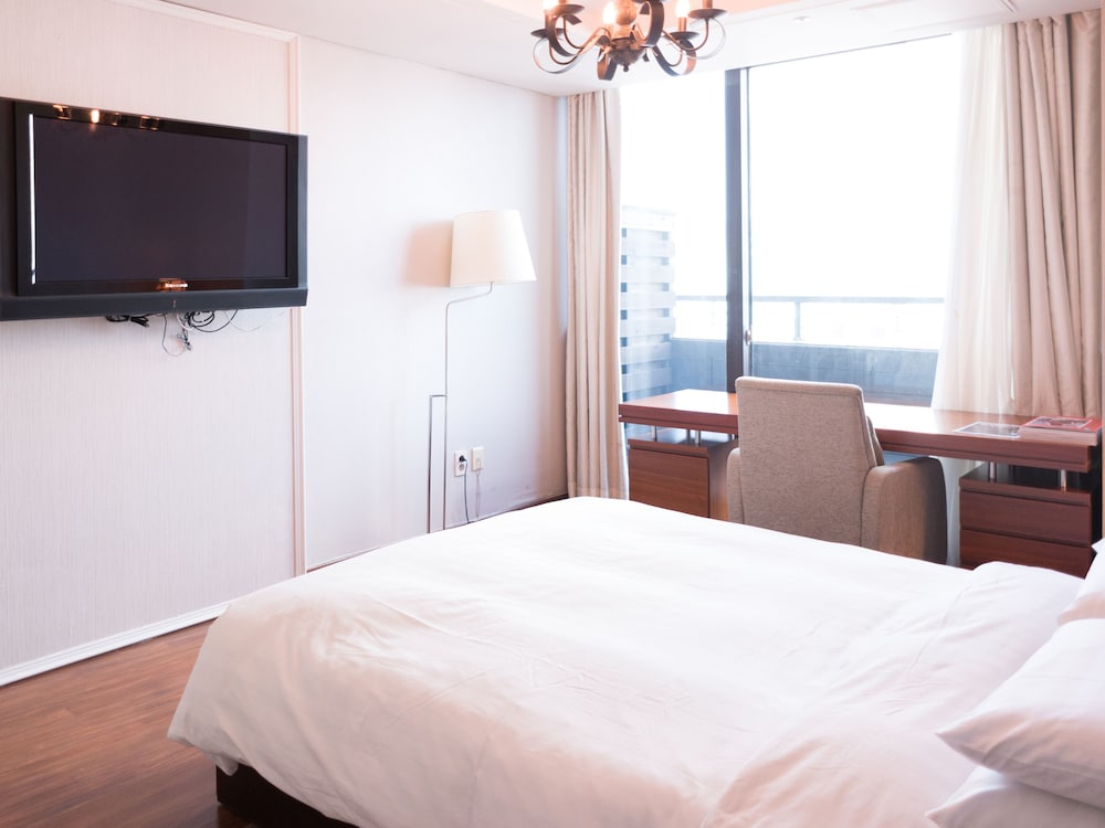 Family Suite, Partial Sea View photo 2