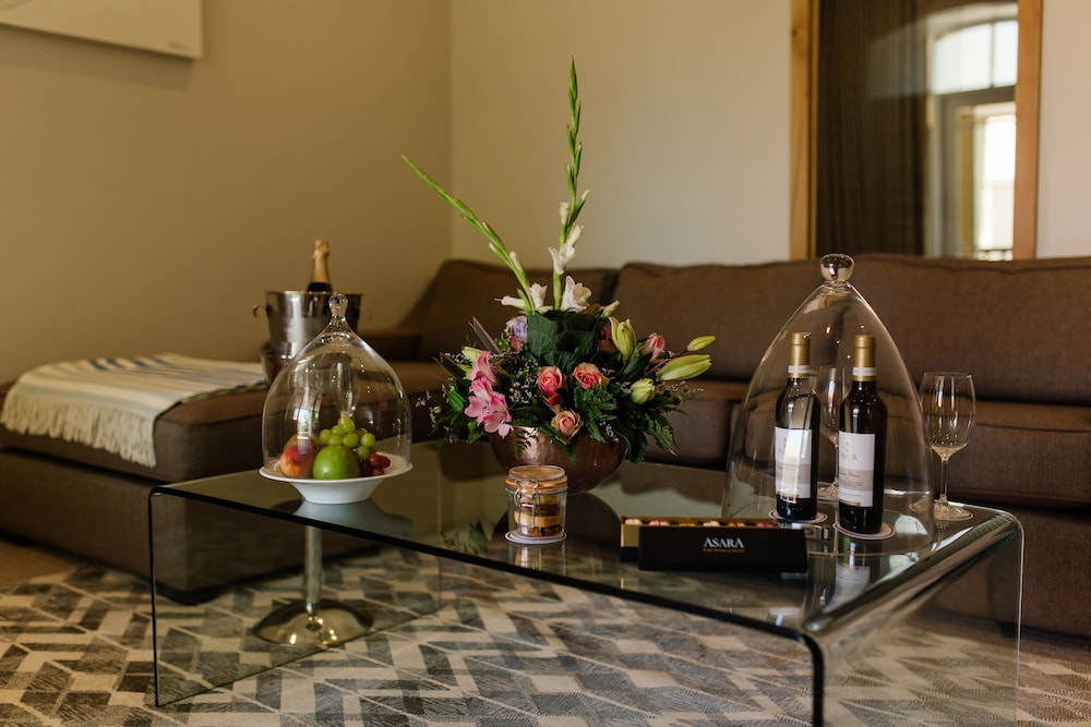Luxury Suite, 1 Bedroom, Terrace, Courtyard View thumbnail 6