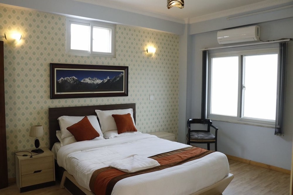 Deluxe Apartment, 1 Queen Bed, City View