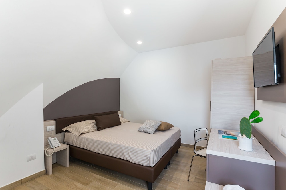 Standard Double Room Single Use photo 2