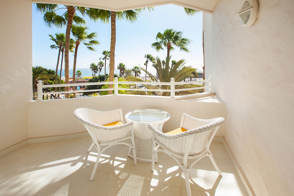 Deluxe Double Room, Balcony - Photo 4