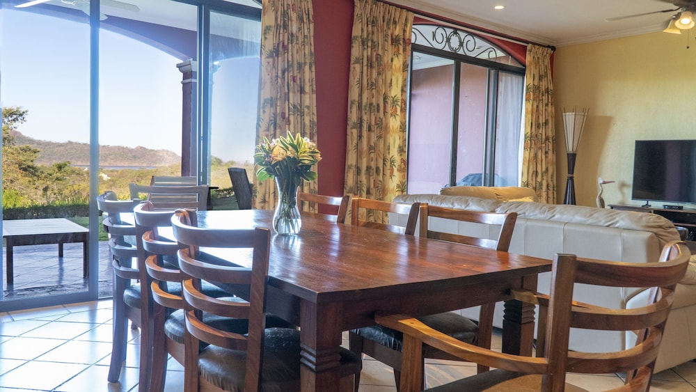 Bougainvillea 4101 - Luxury Apartment
