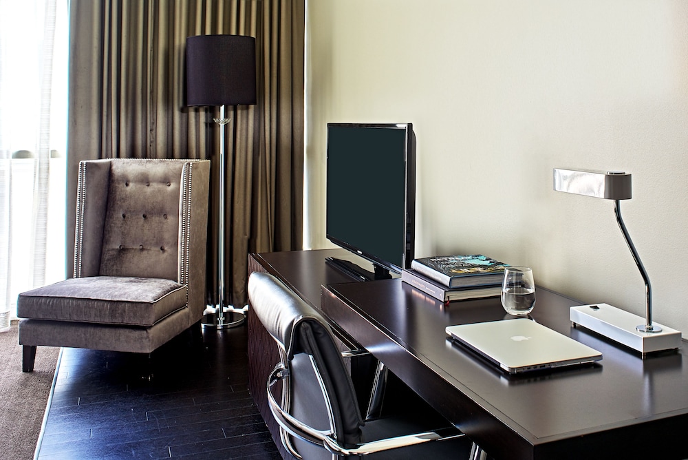 Deluxe Room, 1 King Bed, Balcony