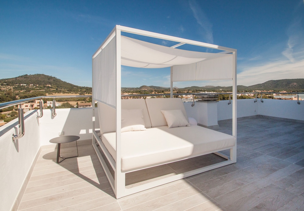 Suite Terrace Swimming Pool (Single Use) - Photo 5