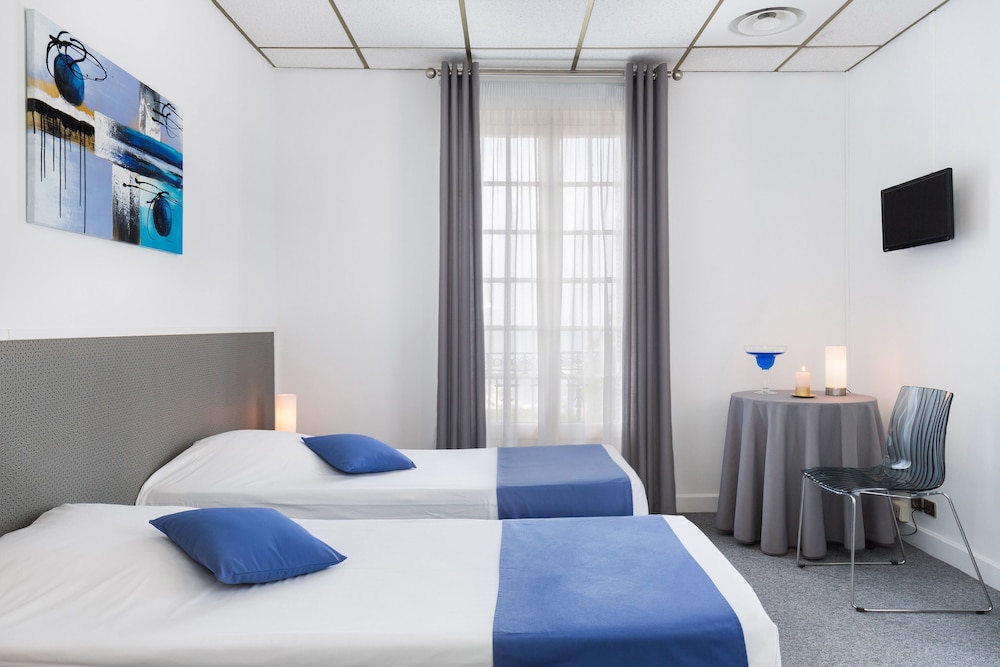 Double or Twin Room photo 3