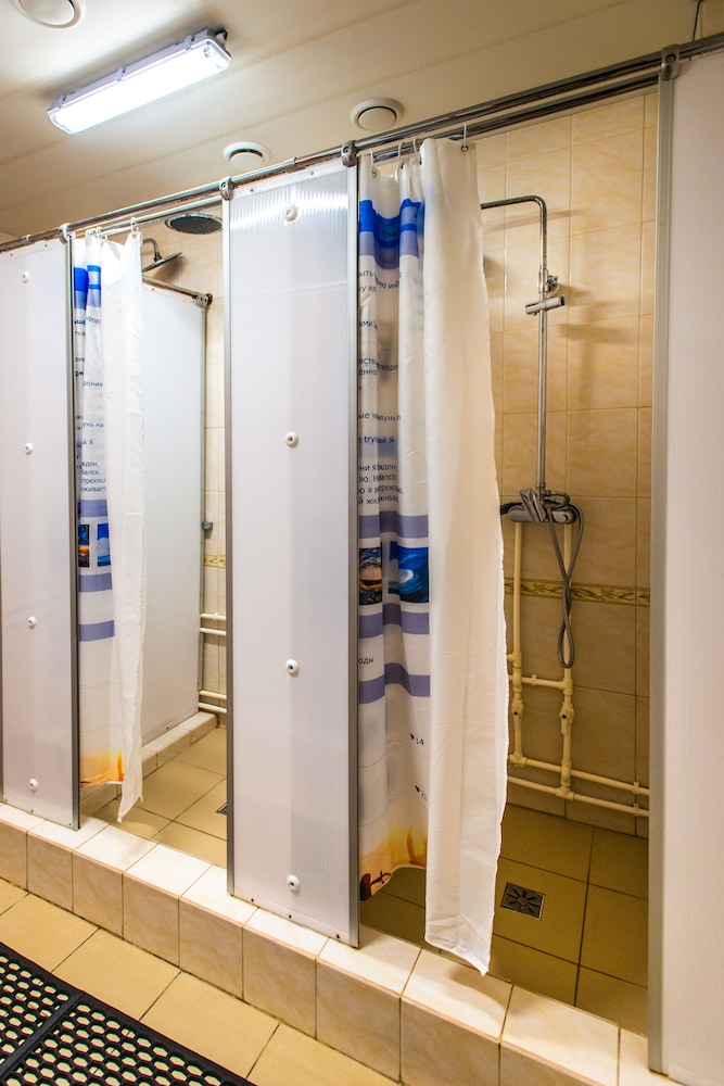 Shared Dormitory, Men only, Shared Bathroom (14 beds)
