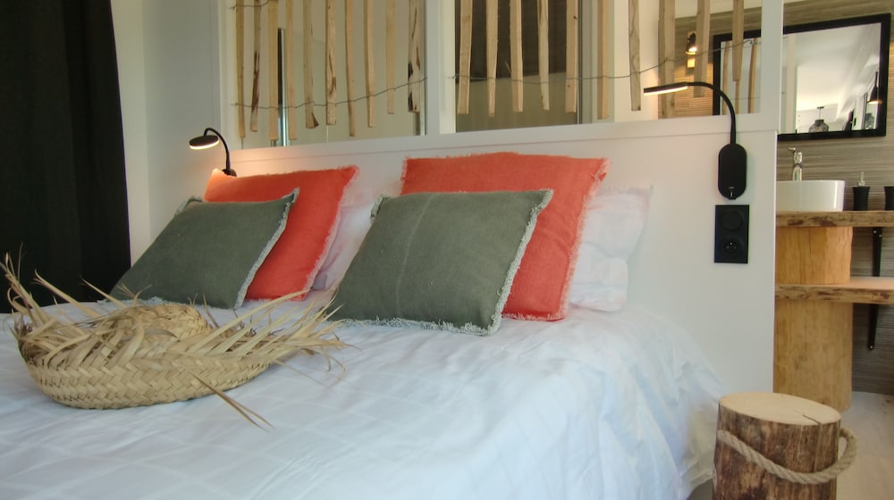 Pampelonne 30m2 (private spa and swimming pool)