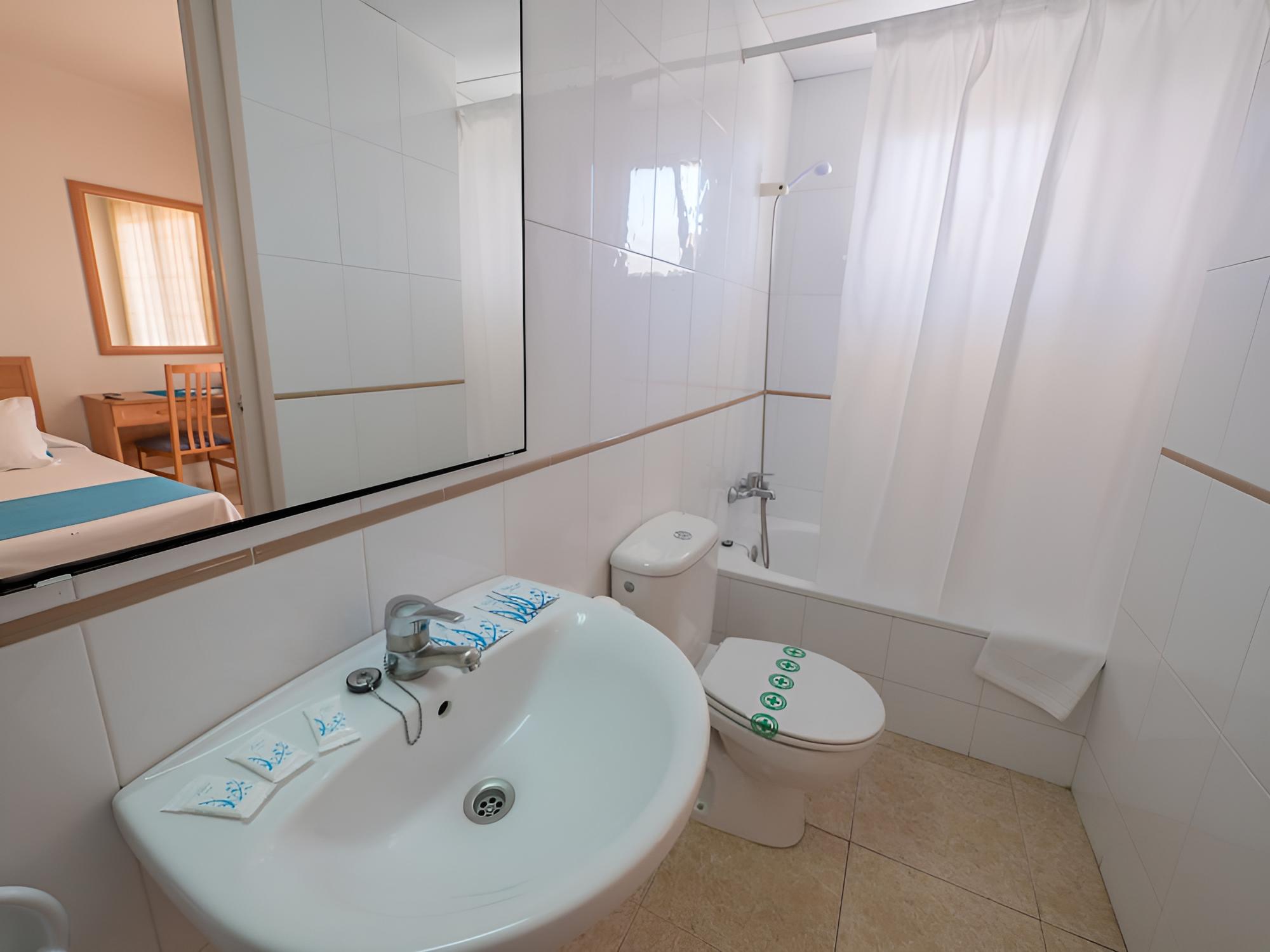 Family Triple Room photo 3