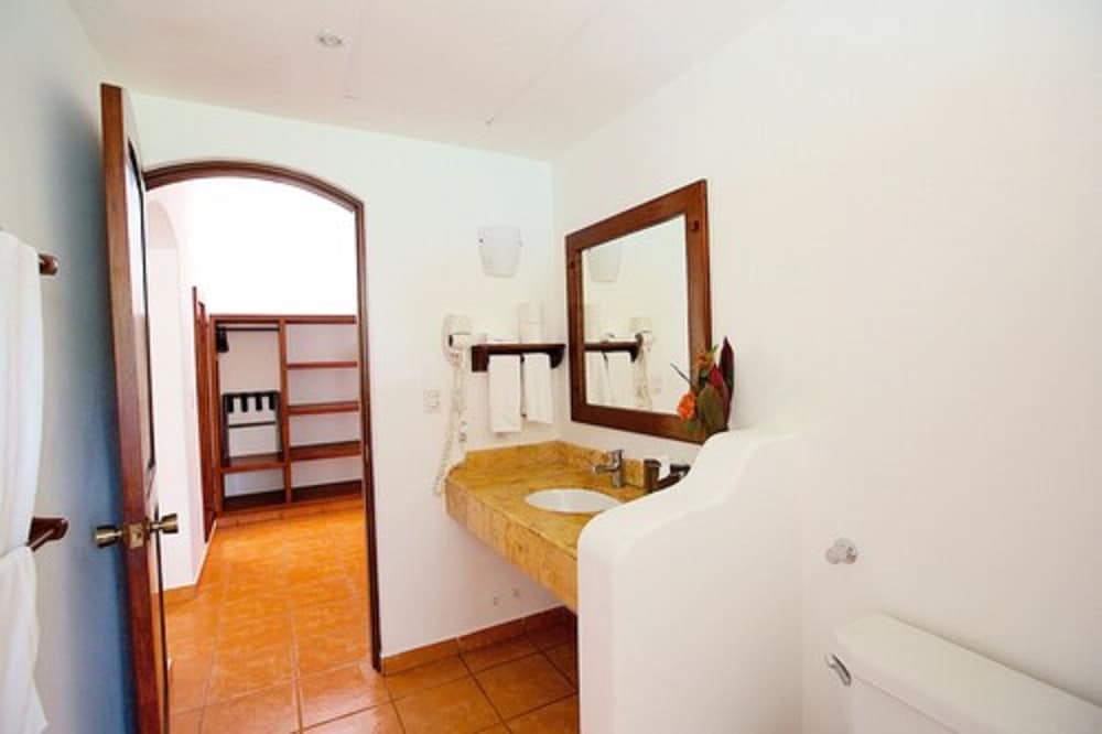 Double suite, lagoon view - Photo 6
