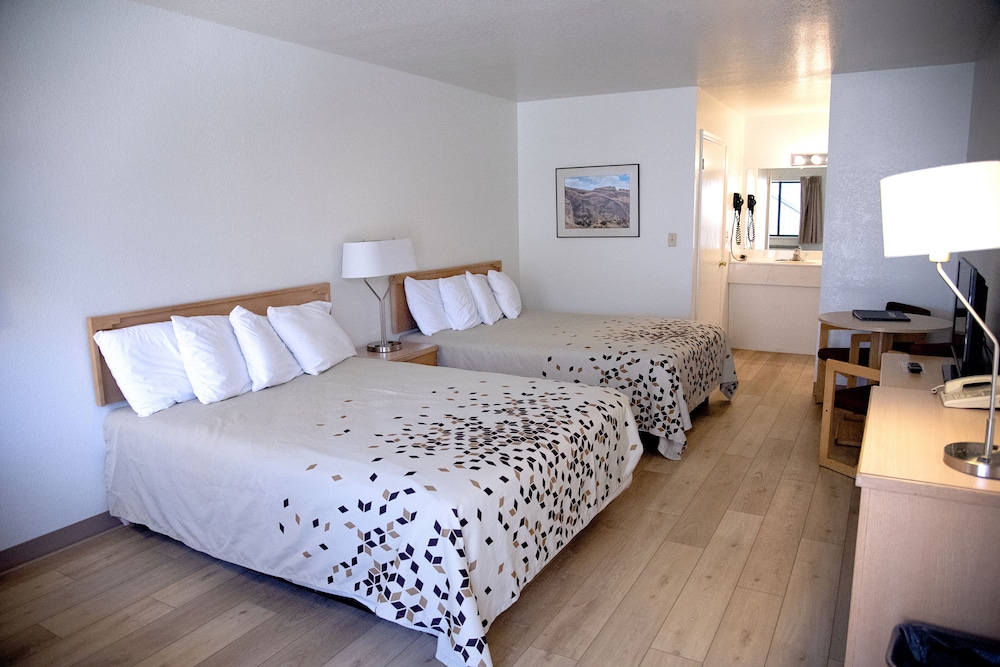 Standard Room, 2 Queen Beds, Refrigerator & Microwave photo 1