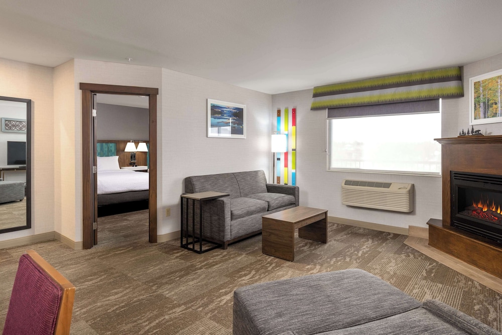 Suite, 2 Queen Beds, Non Smoking, Fireplace - Photo 8