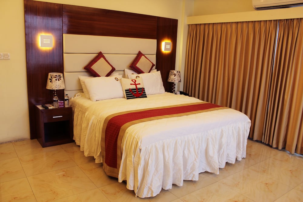Luxury Suite photo 2