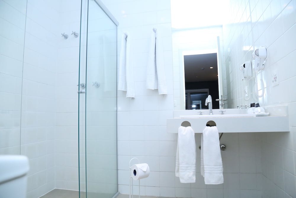 Triple Room thumbnail 5