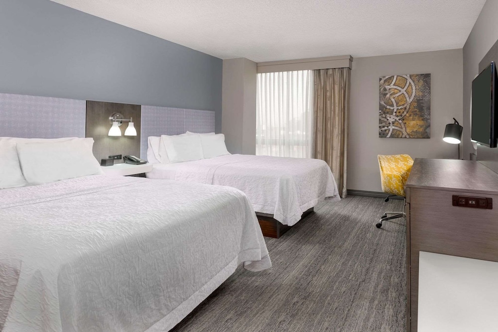 Modern One-Bedroom Two Queen Suite with Kitchenette - Photo 1