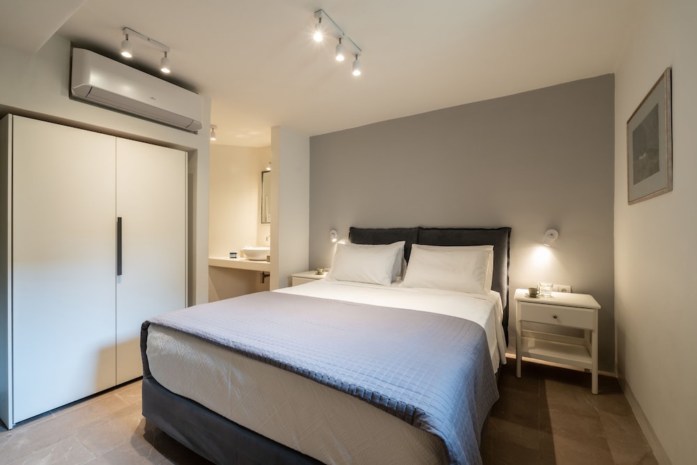 Two Bedroom Beachfront Grand Maisonette photo 1
