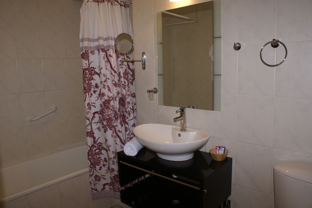 Standard Twin Room photo 3