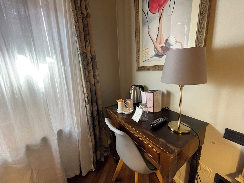 Double Room - Photo 5