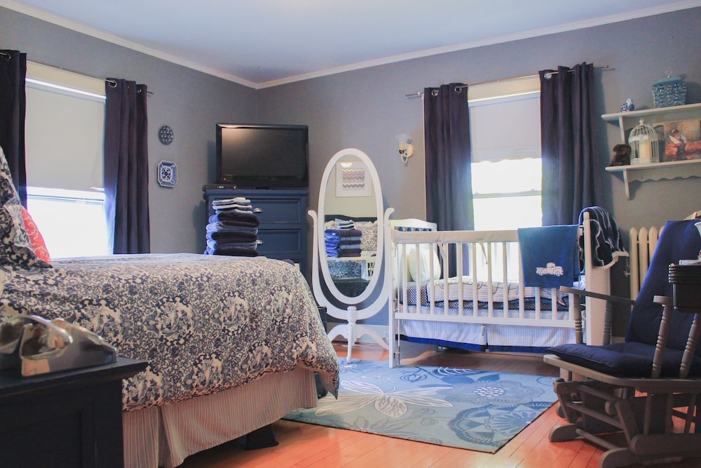 Single Room, 1 Queen Bed photo 2