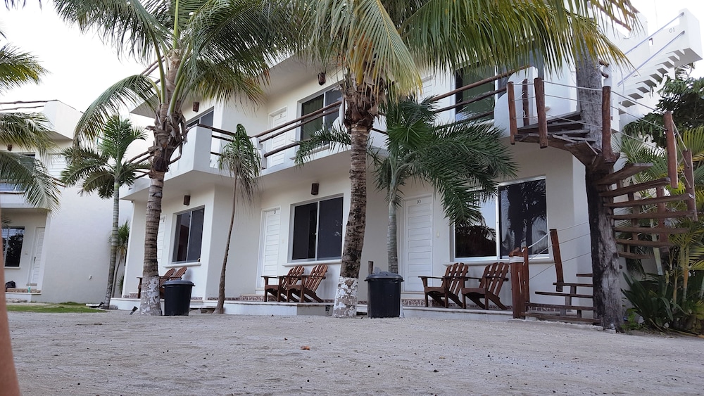 Comfort Room, Beach View photo 3