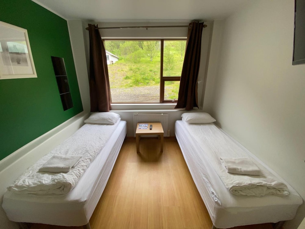 Twin Room (Private WC, shared shower) photo 3