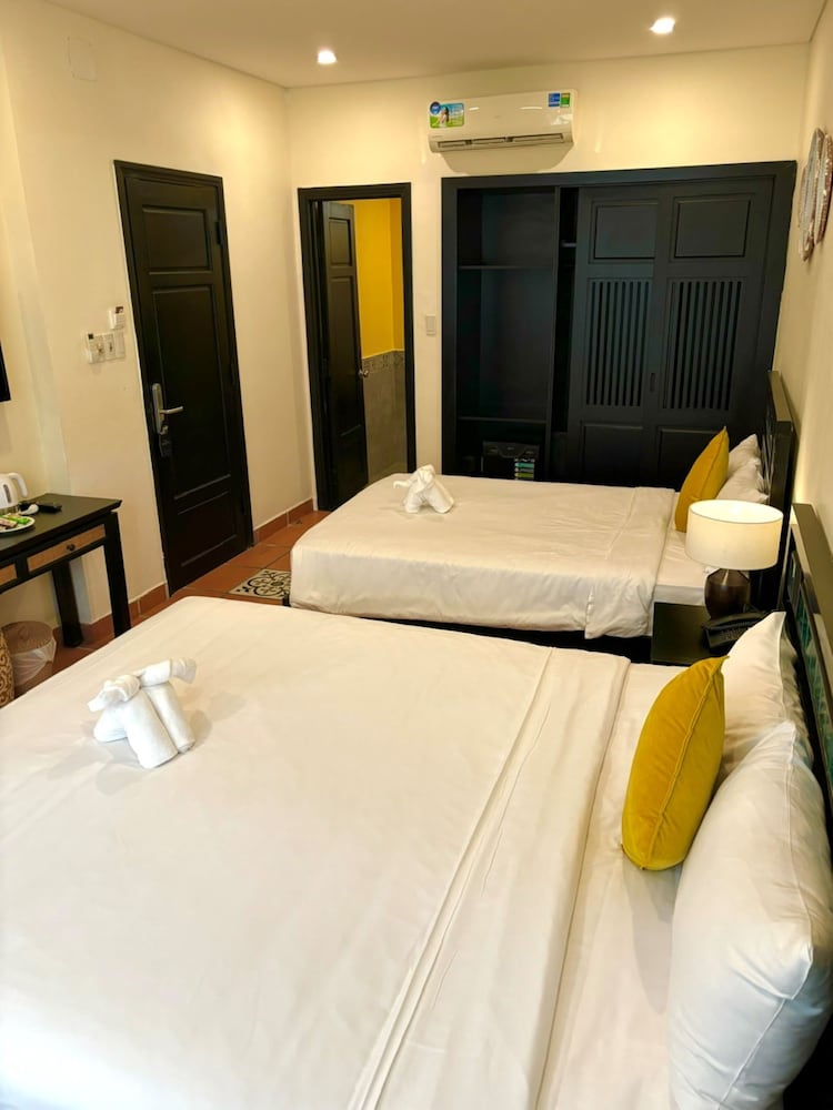 Quadruple Room - Photo 11
