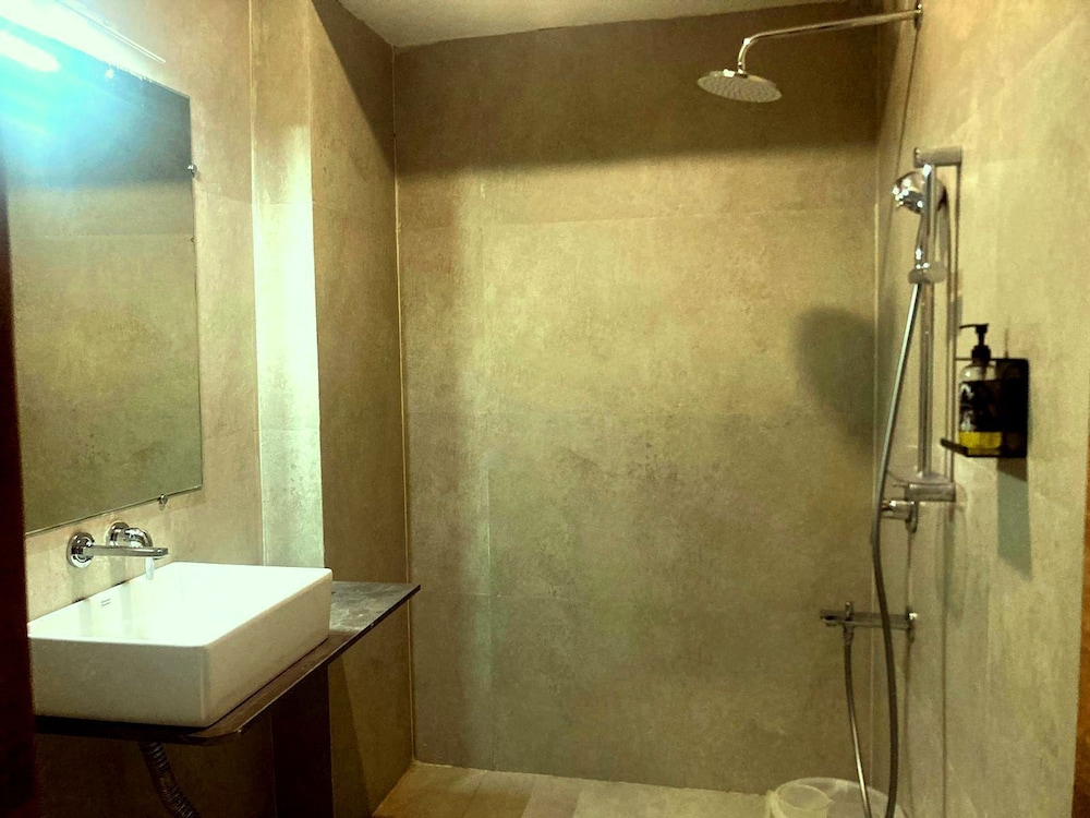 Deluxe Room - Photo 2