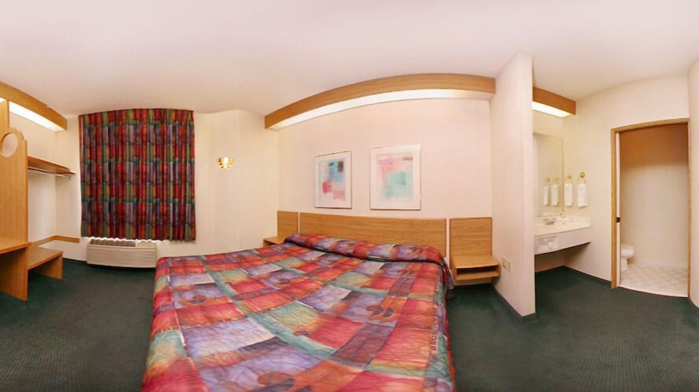 Room, 1 Queen Bed, Accessible, Non Smoking - Photo 2