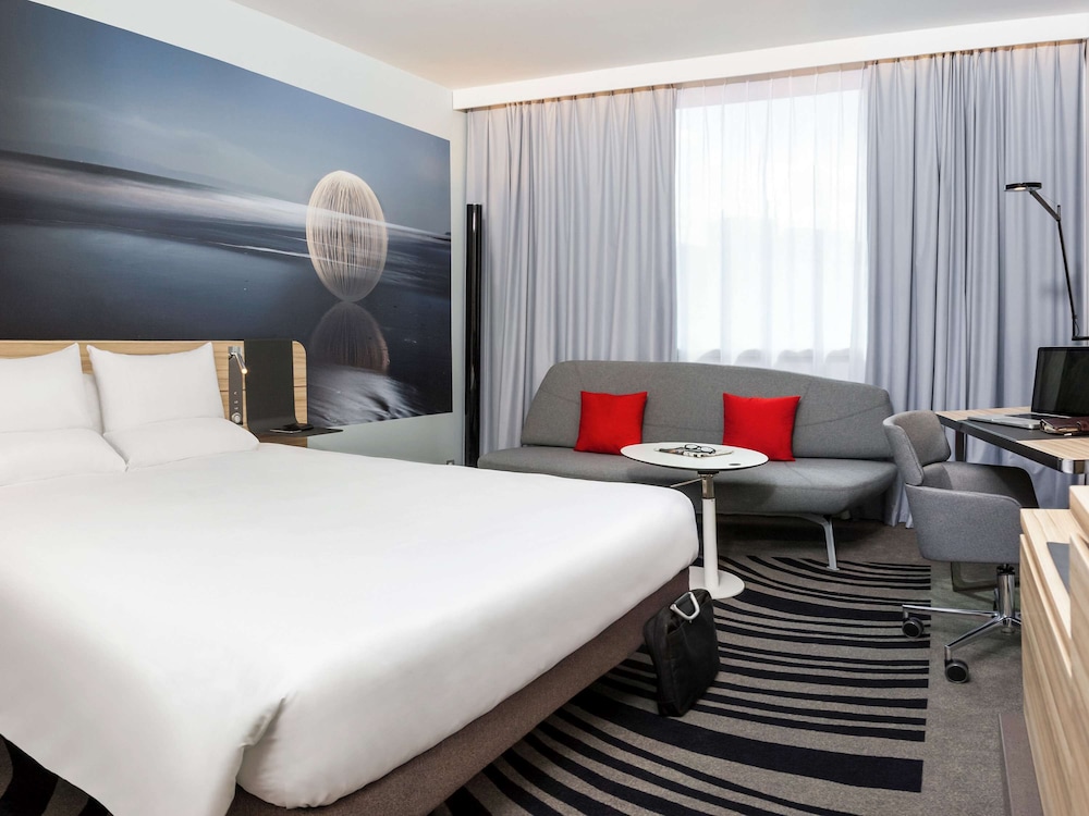 Superior Twin Room, 1 Queen Bed with Sofa bed photo 2
