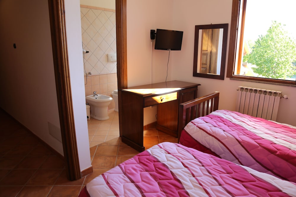 Double Room, 2 Twin Beds, Mountain View photo 3