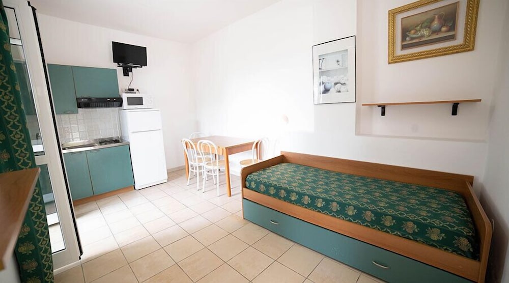 Standard Apartment, 1 Bedroom, Pool View