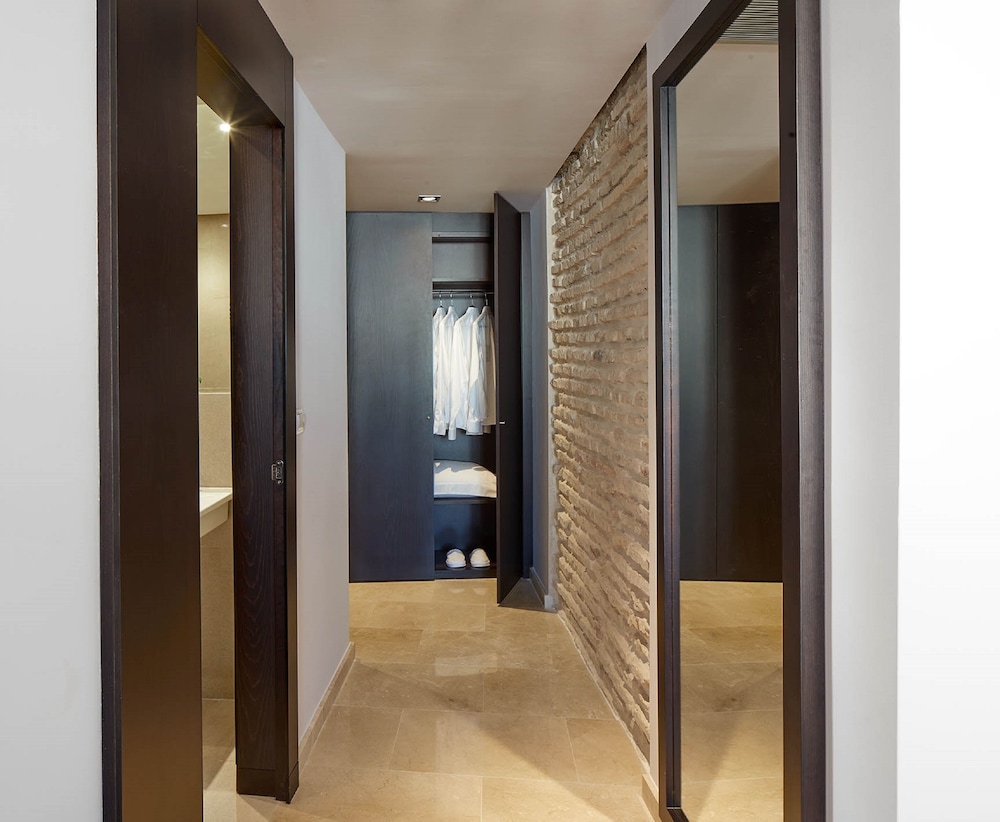 Standard Double Room - Photo 3