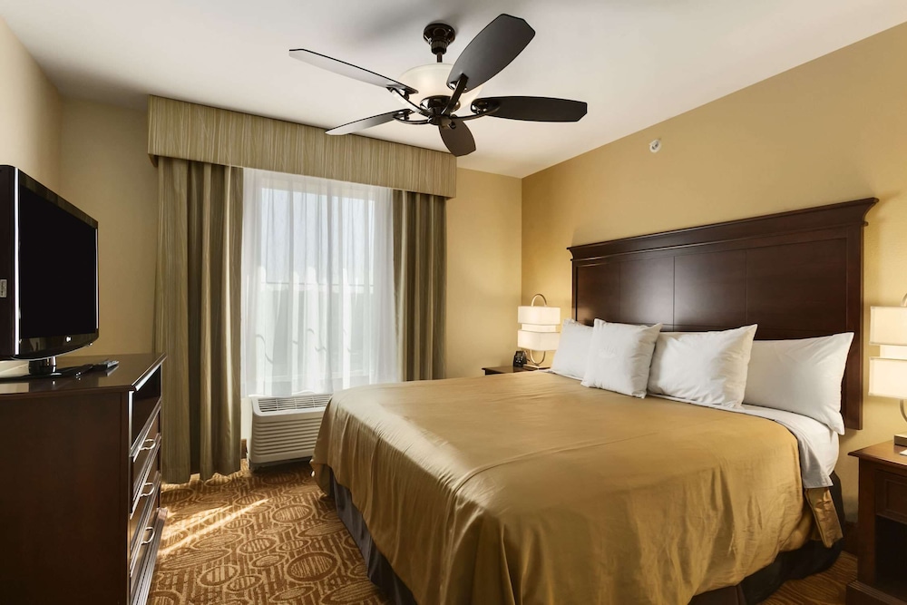 Suite, 1 King Bed - Photo 1