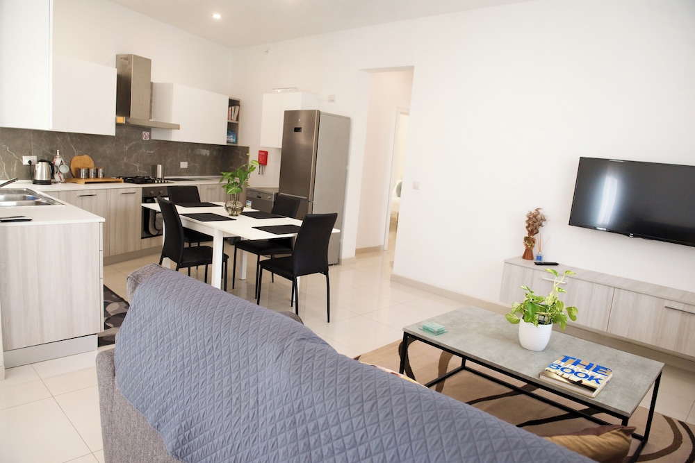 Apartment, Balcony, City View photo 1