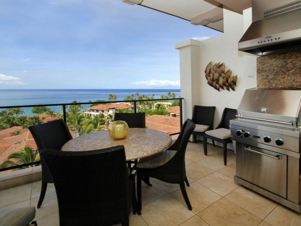 Condo, 2 Bedrooms, Ocean View (502) photo 3
