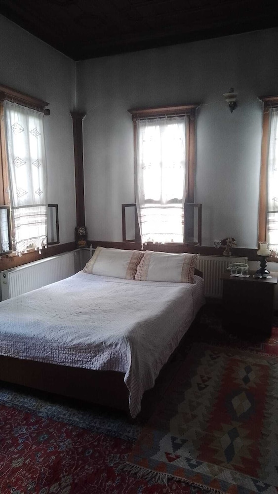 Deluxe Double or Twin Room, 1 Bedroom, Garden View, Courtyard Area photo 1