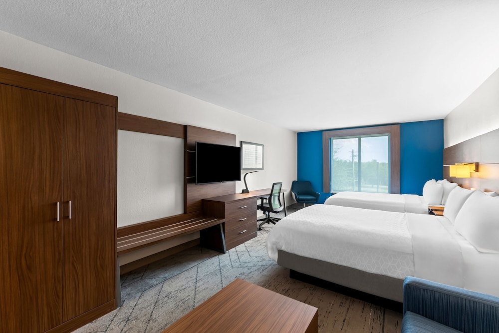 Suite, 2 Queen Beds - Photo 3