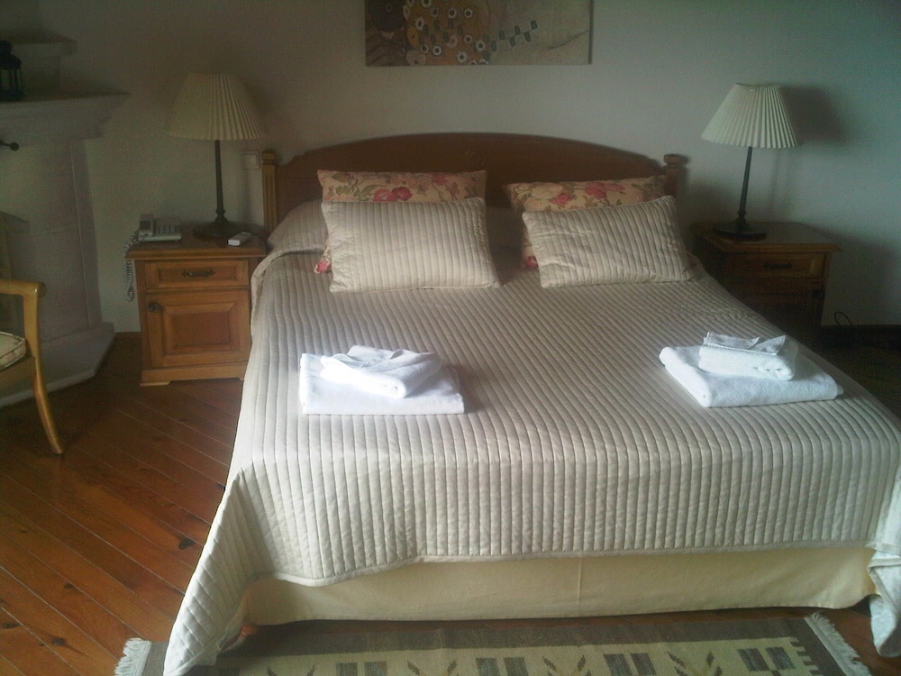 Sea View 2 Bedroom Villa with Private Garden & Pool