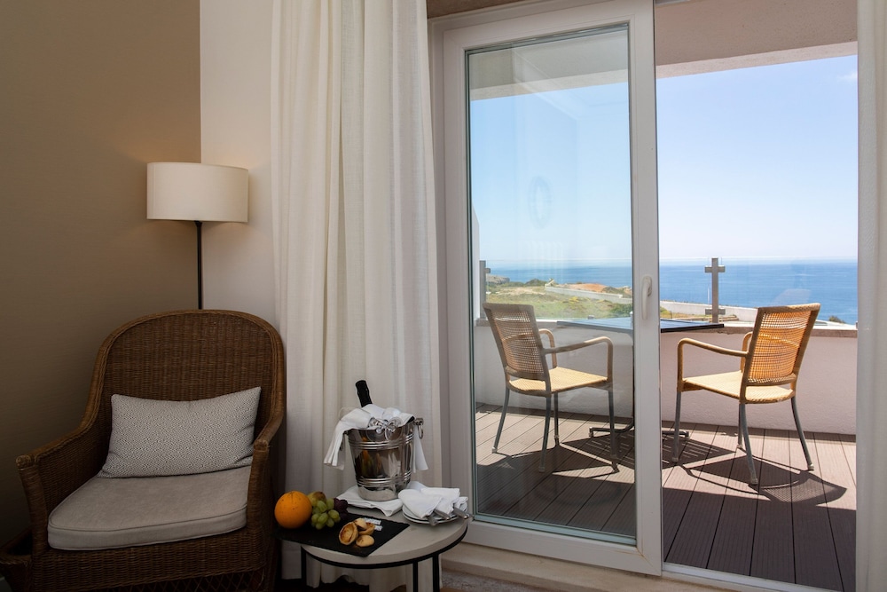 Superior Double or Twin Room, Sea View - Photo 7