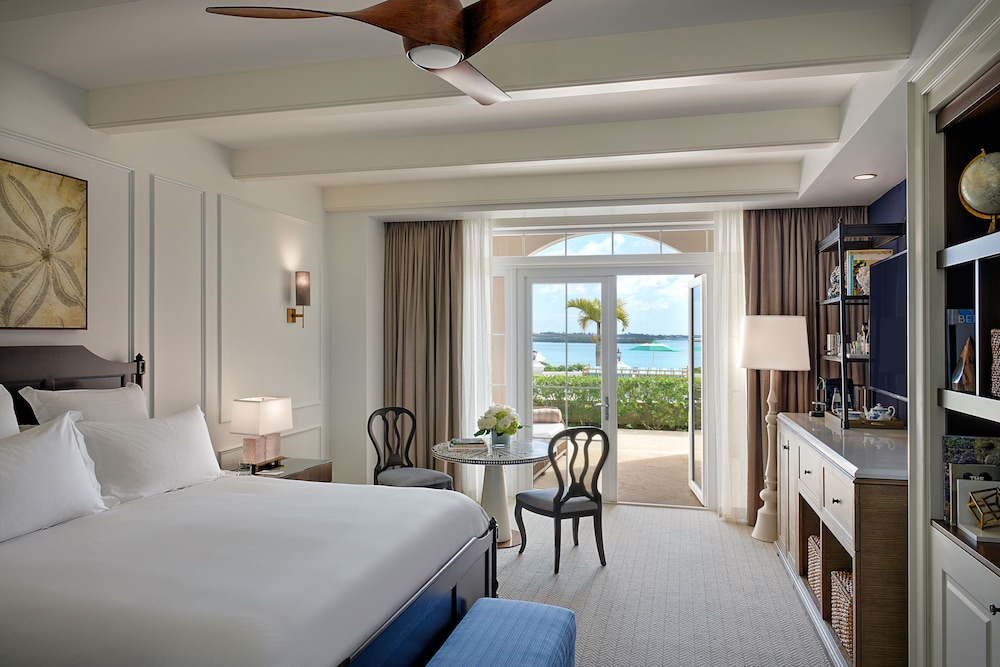 Room, 1 King Bed, Poolside (Cabana) photo 2