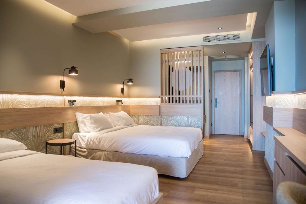 Petite Suite Sea View with Outdoor Hot Tub