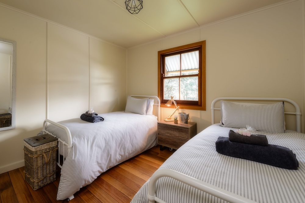 Rustic Twin with Ensuite photo 1