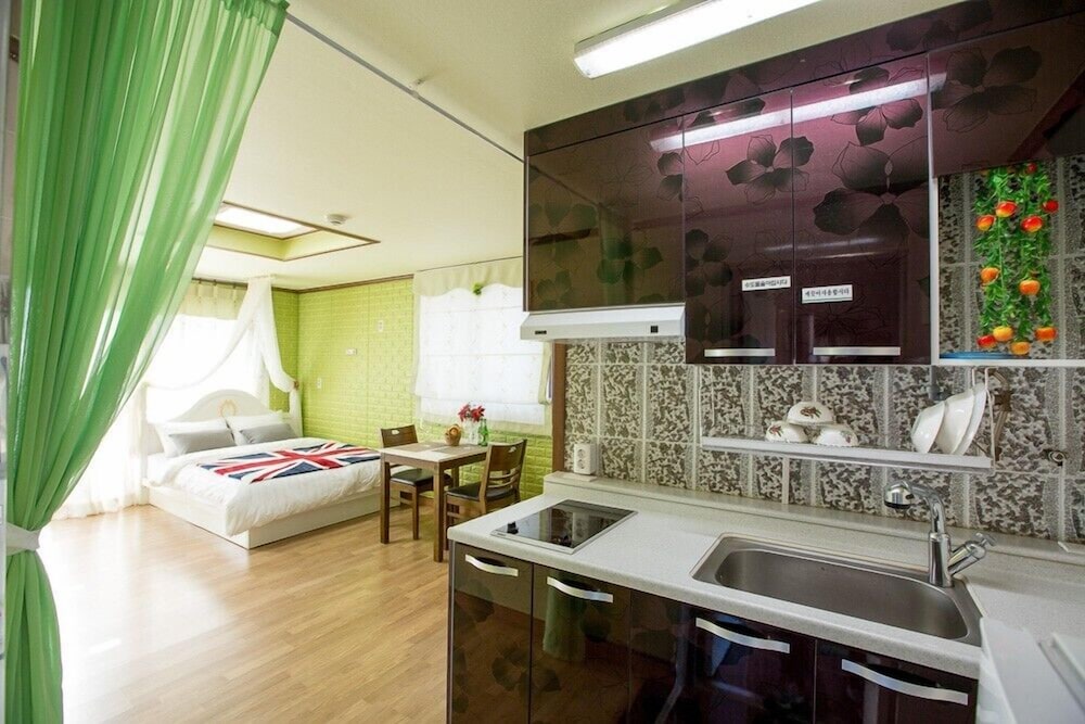 Room (Mellon) - Photo 5