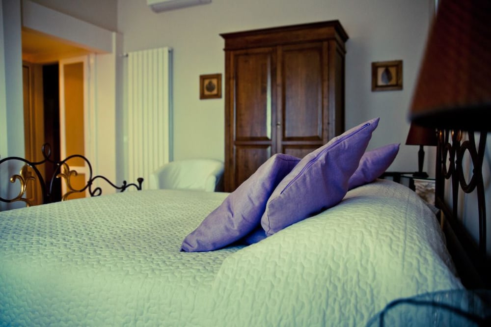 Standard Double Room photo 2
