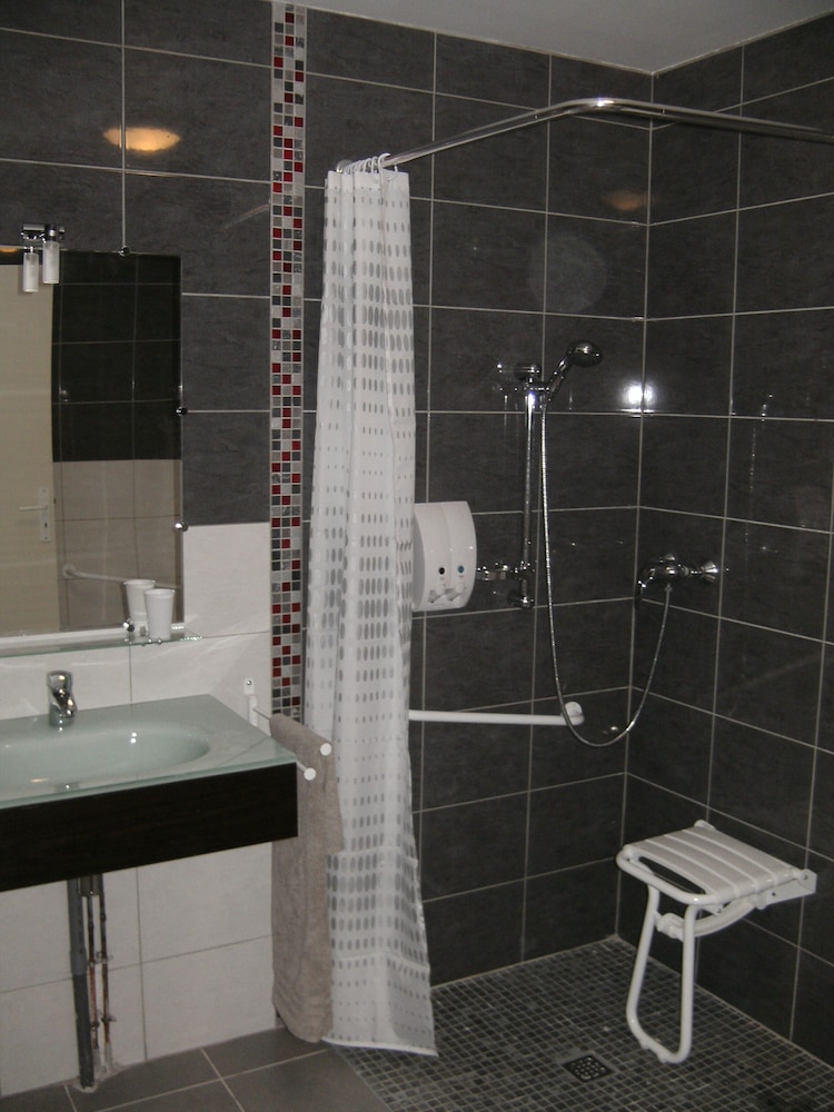 Double Room, Accessible (Beige) - Photo 2